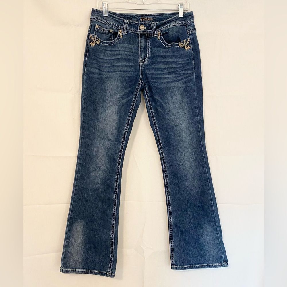 Shyanne bootcut (slight flare) embroidered pocket jeans size 29 (8/9) Short